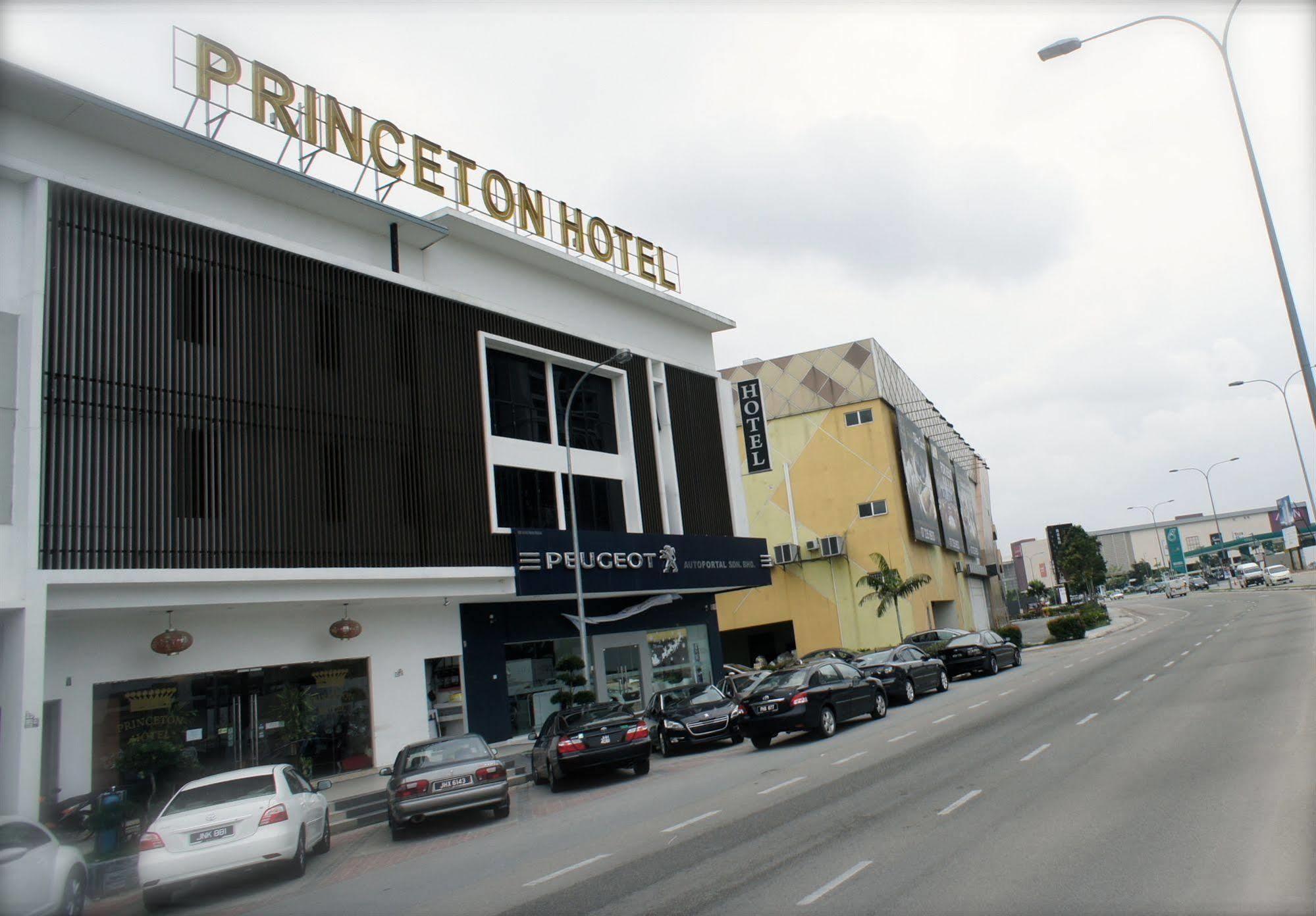 HOTEL ZAMBURGER BUKIT INDAH JOHOR BAHRU